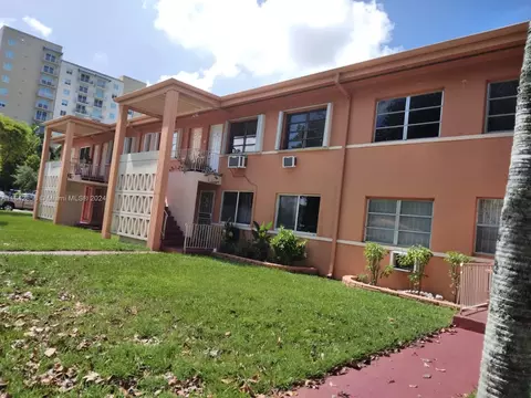 3651 SW 11th St #6B, Miami, FL 33135