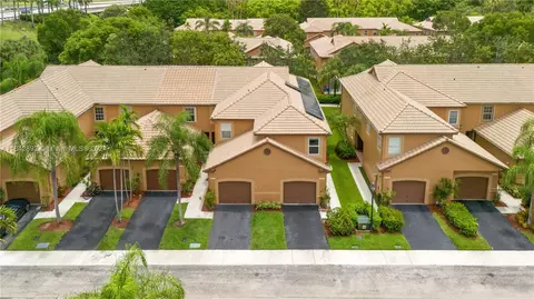 1588 Barcelona Way #6-18, Weston, FL 33327