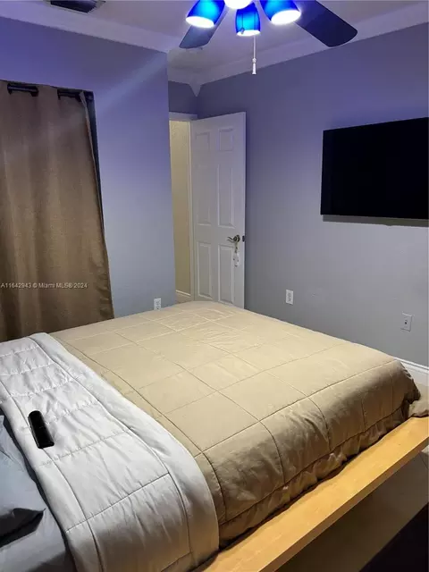 7831 W 34th Ct, Hialeah, FL 33018 photo 5