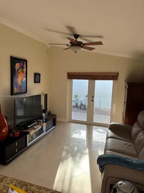 7831 W 34th Ct, Hialeah, FL 33018 photo 2