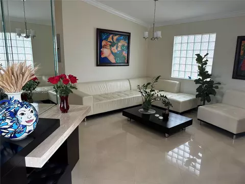 7831 W 34th Ct, Hialeah, FL 33018 photo 4