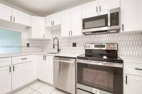 8411 Lagos De Campo Blvd #306U, Tamarac, FL 33321