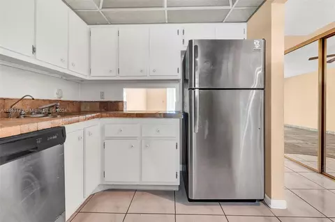 2990 NW 46th Ave #211, Lauderdale Lakes, FL 33313