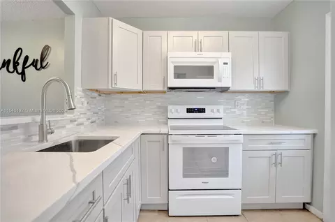 3401 NW 47th Ave #412, Lauderdale Lakes, FL 33319