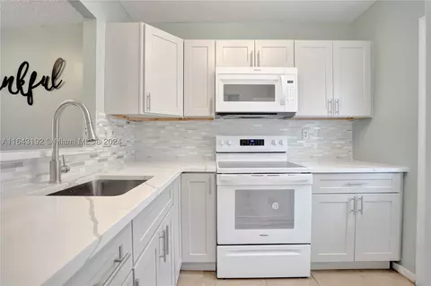 3401 NW 47th Ave #412, Lauderdale Lakes, FL 33319