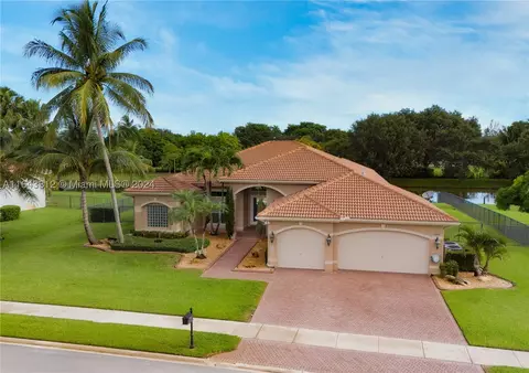 15113 SW 33rd St, Davie, FL 33331