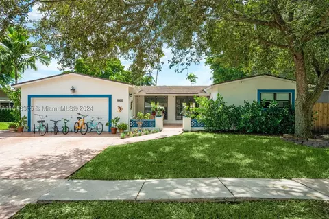 8850 SW 49th Pl, Cooper City, FL 33328