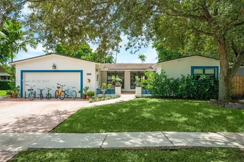 8850 SW 49th Pl, Cooper City, FL 33328