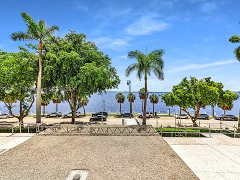 1420 Brickell Bay Dr #302E, Miami, FL 33131