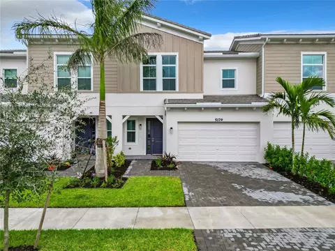 5179 Willow Creek Dr, Westlake, FL 33470