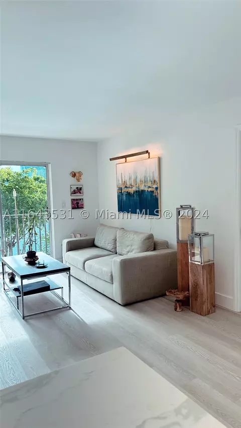 4805 NW 7th St #308-15, Miami, FL 33126