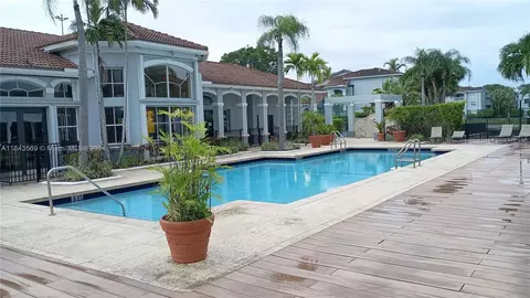 165 NW 96th Ter #3-201, Pembroke Pines, FL 33024