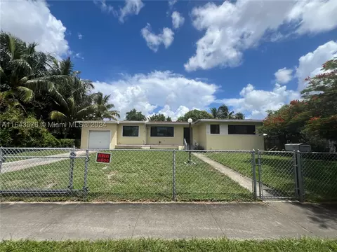 761 E 48th St, Hialeah, FL 33013