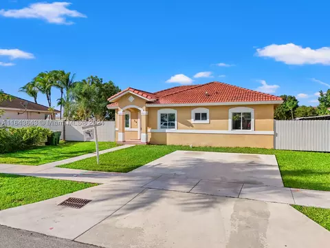 714 SE 12th Ter, Homestead, FL 33033