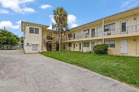 71 NW 76th St #6, Miami, FL 33150