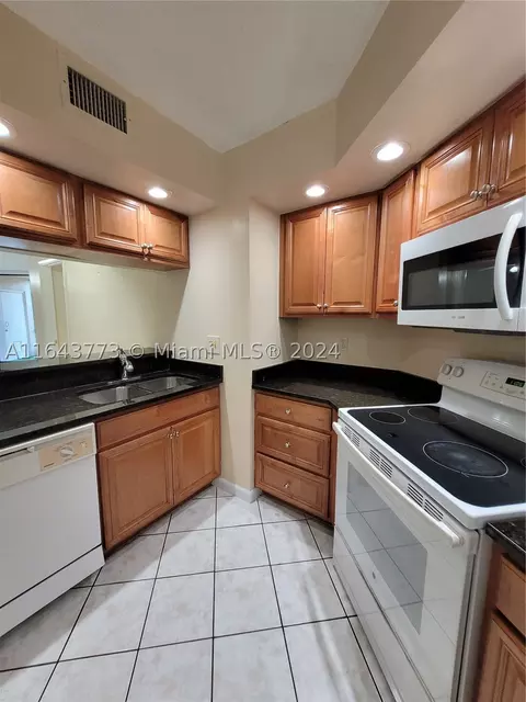 10401 W Broward Blvd #108, Plantation, FL 33324