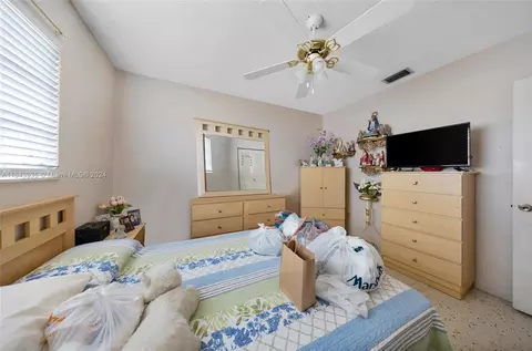 Undisclosed, Hialeah, FL 33010 photo 39