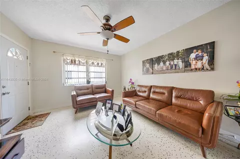 Undisclosed, Hialeah, FL 33010 photo 48
