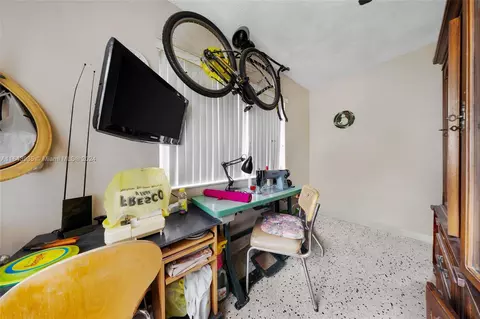 Undisclosed, Hialeah, FL 33010 photo 42
