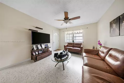 Undisclosed, Hialeah, FL 33010 photo 47