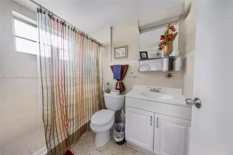 Undisclosed, Hialeah, FL 33010 photo 41