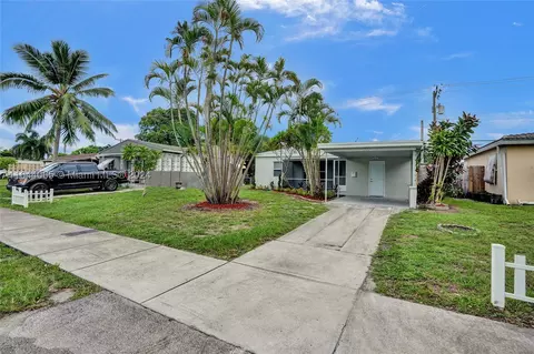 310 NE 51st St, Oakland Park, FL 33334