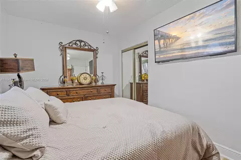 670 E 36th St, Hialeah, FL 33013 photo 22
