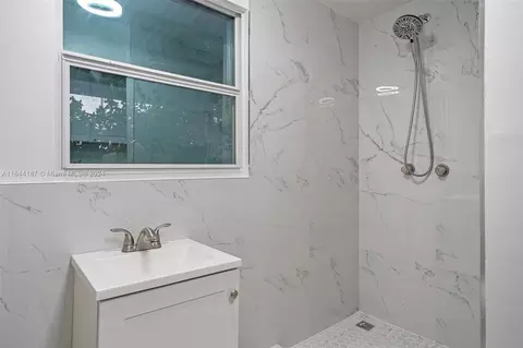 670 E 36th St, Hialeah, FL 33013 photo 35