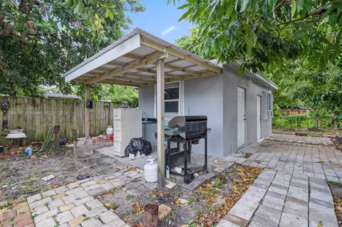 670 E 36th St, Hialeah, FL 33013 photo 30