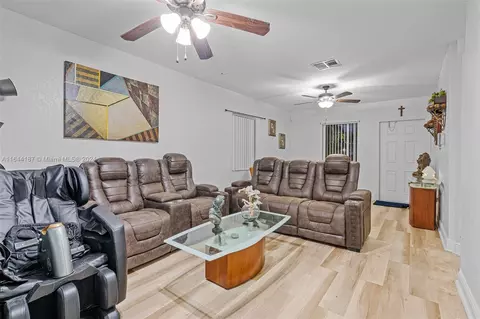 670 E 36th St, Hialeah, FL 33013 photo 8