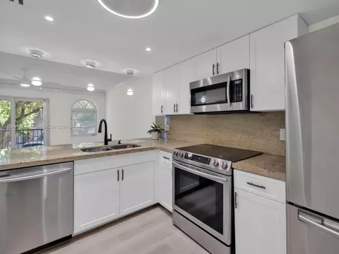 338 Majorca Ave #206, Coral Gables, FL 33134