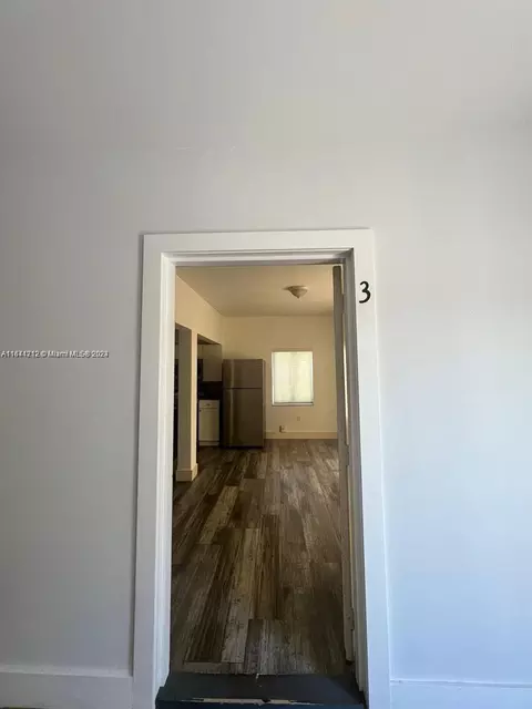 2500 NE 192nd St, Miami, FL 33180
