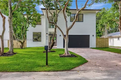 8918 SW 157 St, Palmetto Bay, FL 33157