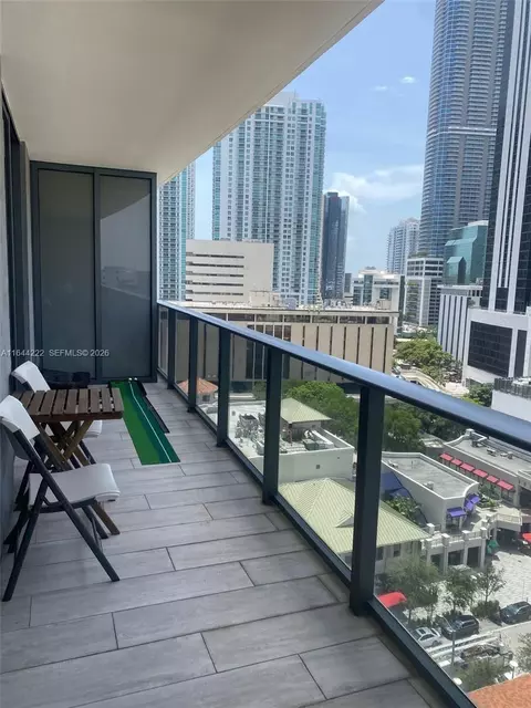 45 SW 9th St #1005, Miami, FL 33130