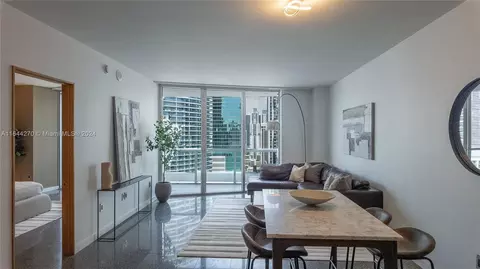 475 Brickell Ave #2914, Miami, FL 33131
