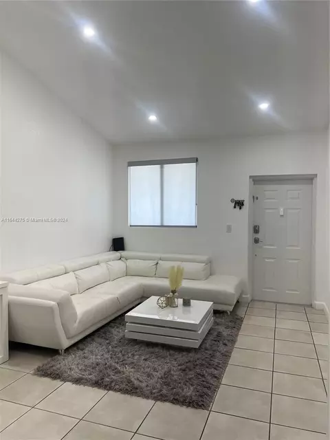 1536 SE 26th St #201, Homestead, FL 33035