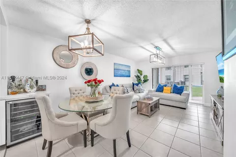5580 Lakeside Dr #102, Margate, FL 33063