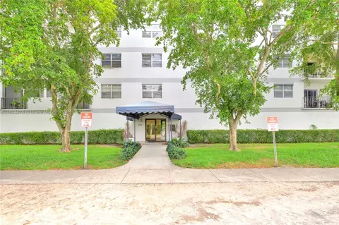 8950 NE 8th Ave #208, Miami, FL 33138