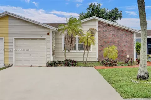 9770 W Heather Ln, Miramar, FL 33025