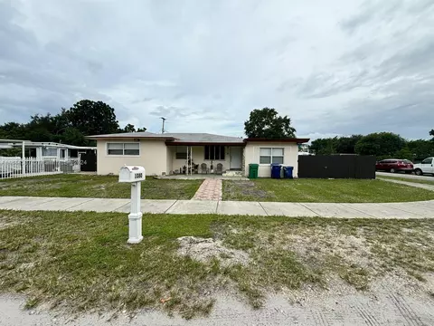 1080 NW 140th St, Miami, FL 33168