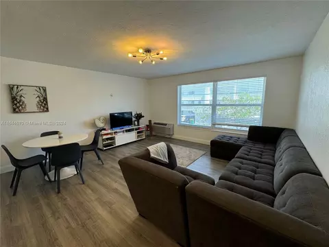 195 Sunrise Dr #9, Key Biscayne, FL 33149