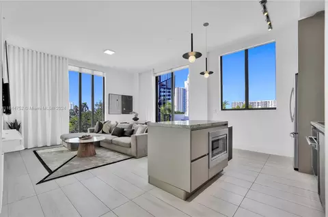 1030 15th St #PH 308, Miami Beach, FL 33139