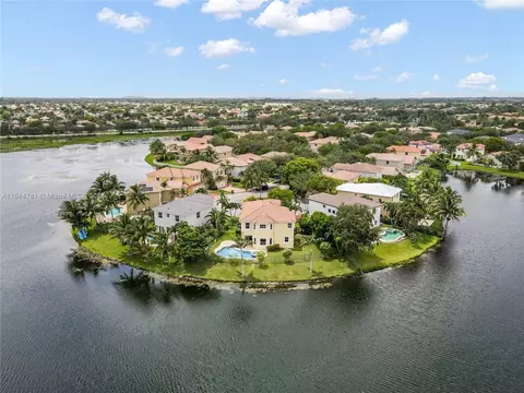 13805 SW 52nd St, Miramar, FL 33027