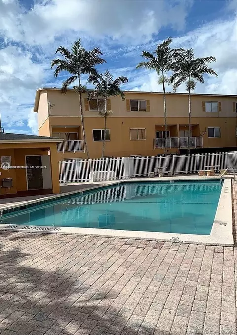 6245 Kendale Lakes Cir #210, Miami, FL 33183