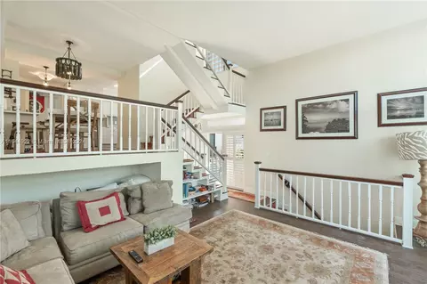 101 Enid Dr #1, Key Biscayne, FL 33149 photo 2