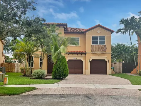 15371 SW 26th Ter, Miami, FL 33185