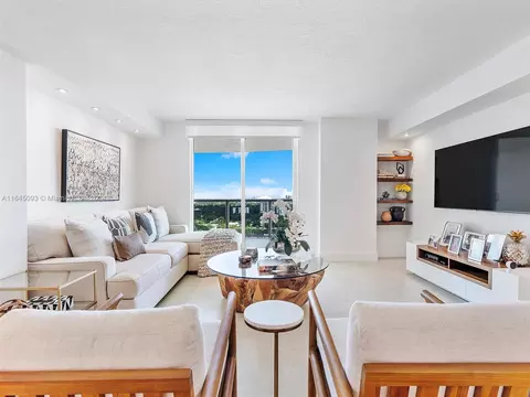 2101 Brickell Ave #1801, Miami, FL 33129