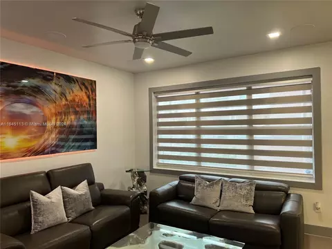 6881 Bay Dr #9, Miami Beach, FL 33141