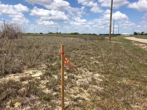 9007 W Crow Cir, La Belle, FL 33935