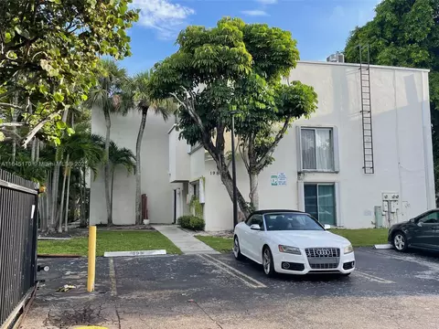 1910 SW 17 Ave #8, Miami, FL 33145